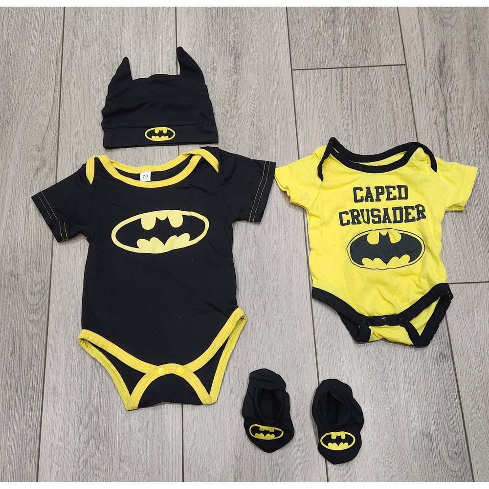 DC Comics Batman Infant Bodysuit Hat Booties Set Caped Crusader 0-3 & 3-6 Months